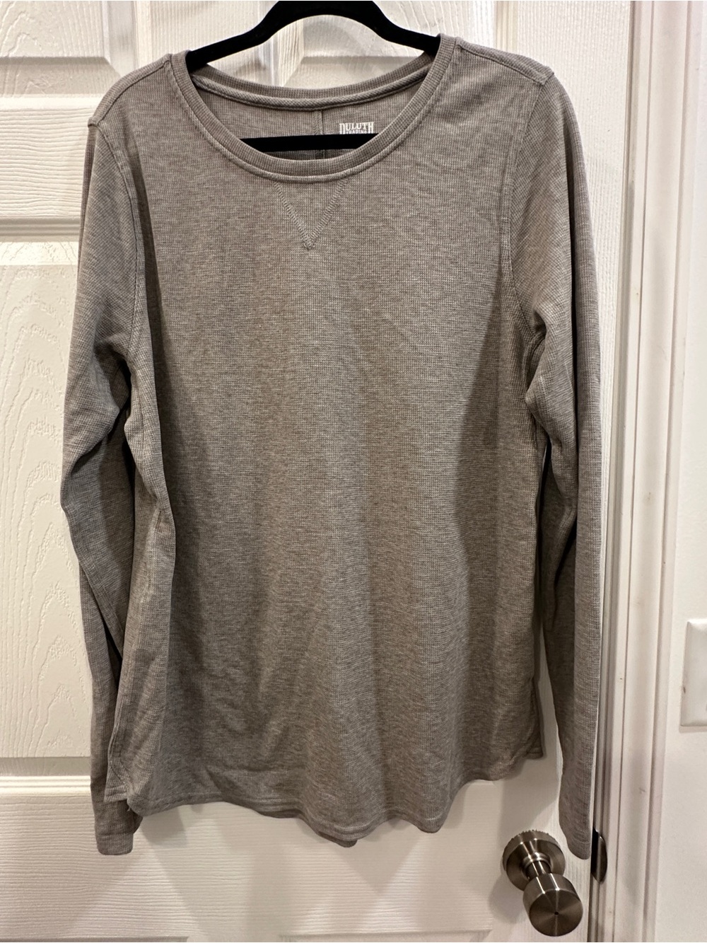 Duluth Trading Co. women’s Gray Waffle Knit Long Sleeve Crew Neck Tee L EUC